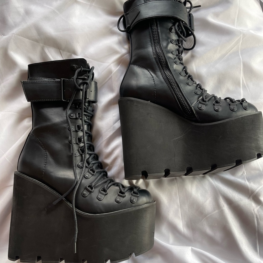 Current Mood Traitor Boots